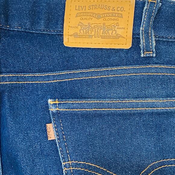 Vintage Levis 547 Action Jeans 36x30 1990s Dark Wash Straight Blue Brown Tab - Picture 3 of 6